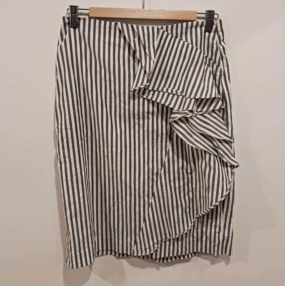 Banana Republic Pencil Skirt with Ruffle,Size 2